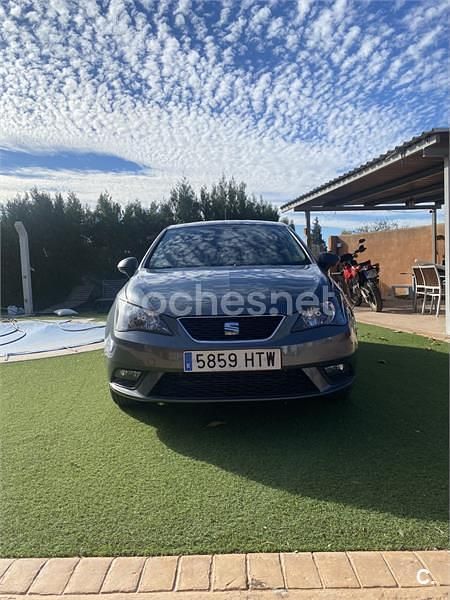 Usado Seat Ibiza Copa 90 CV (66 kW) 2013 Gris / plata Berlina