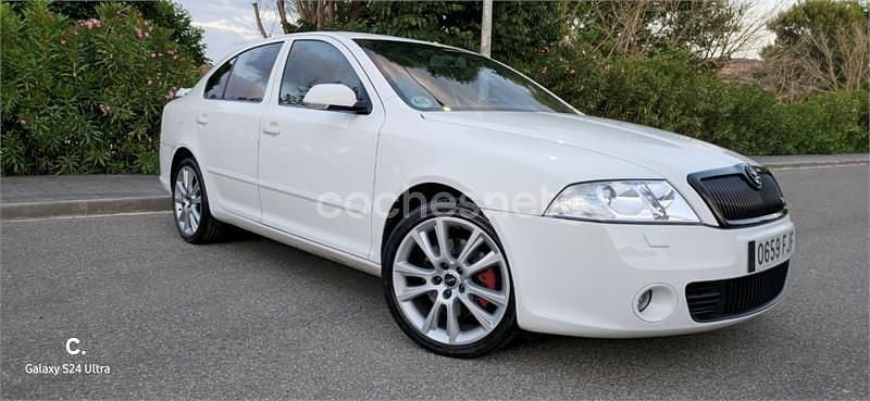 Usado Skoda Octavia vRS 170 CV (125 kW) 2007 Blanco Berlina