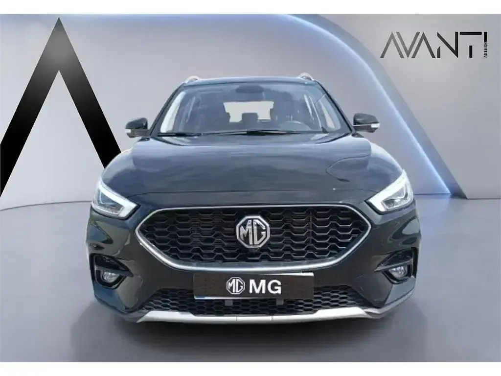Usado MG ZS Luxury 111 CV (81 kW) 2024 Negro SUV