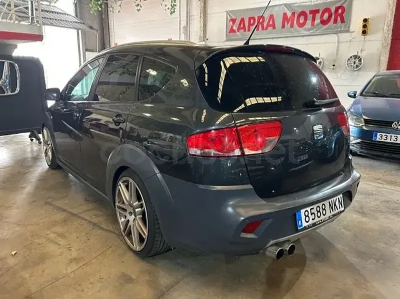 Usado Seat Altea 200 CV (147 kW) 2008 Gris / plata Monovolumen