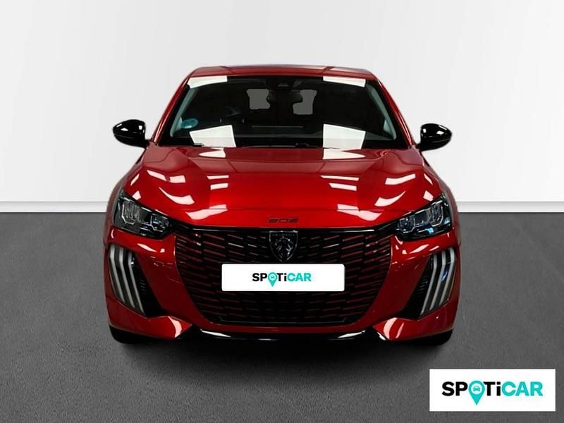 Usado Peugeot 208 Allure 100 CV (73 kW) 2024 Rojo Utilitario