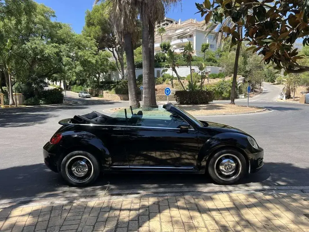 Usado VW Beetle Karmann 105 CV (77 kW) 2015 Negro Utilitario