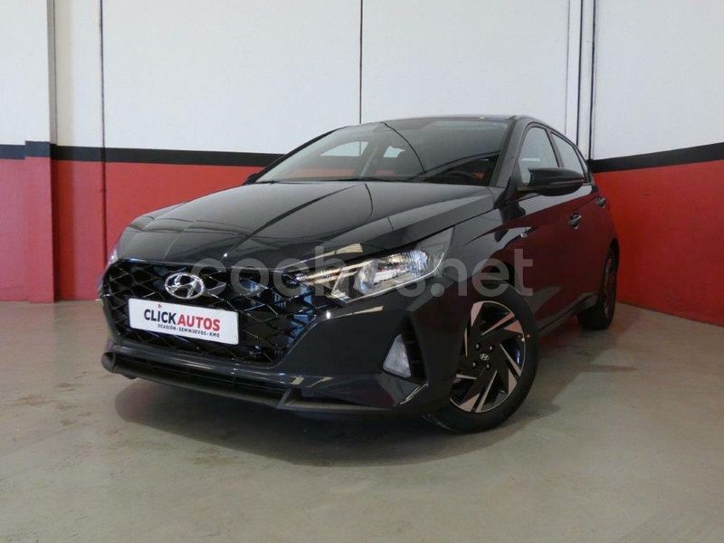 Gris Usado 2021 Hyundai i20 Berlina | 14.350 € (Precio justo) - Imagen 1/4