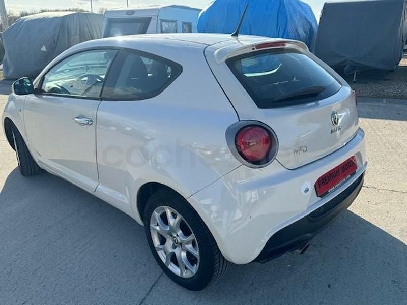 Usado Alfa Romeo MiTo Progression 90 CV (66 kW) 2010 Beige Utilitario
