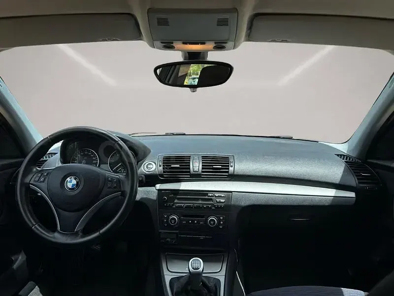 Usado BMW 118 Comfort Edition 143 CV (105 kW) 2009 Negro Utilitario
