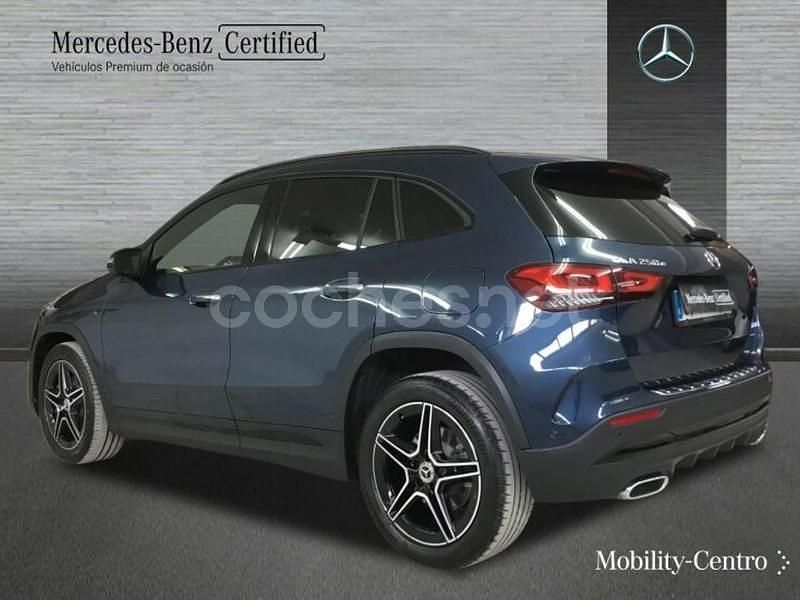 Usado Mercedes GLA250 AMG line 218 CV (160 kW) 2020 Azul SUV