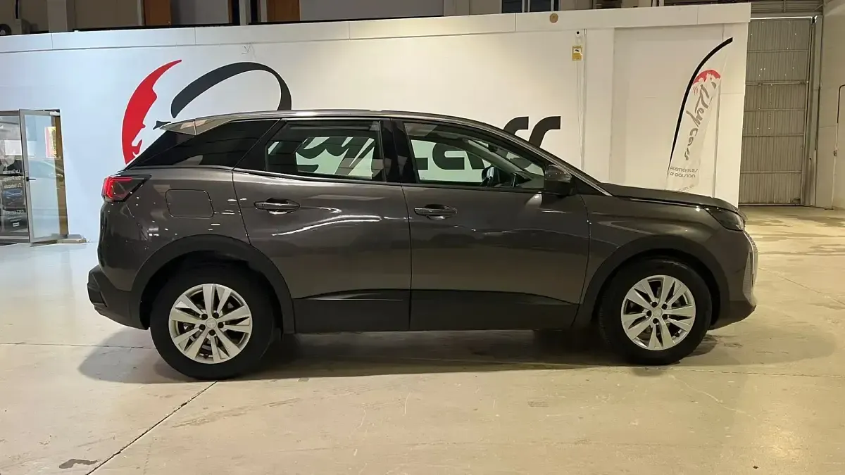 Käytetty Peugeot 3008 Active 131 HP (96 kW) 2021 Ruskea Katumaasturi