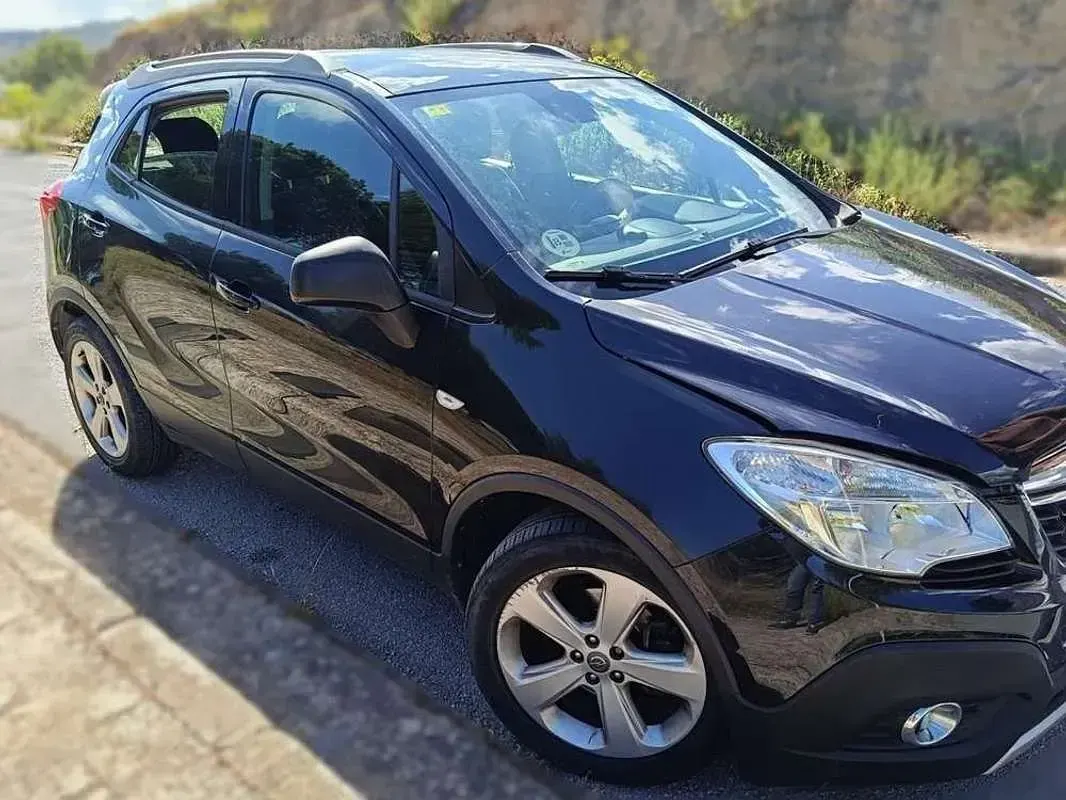 Usado Opel Mokka Selective 131 CV (96 kW) 2014 Negro SUV