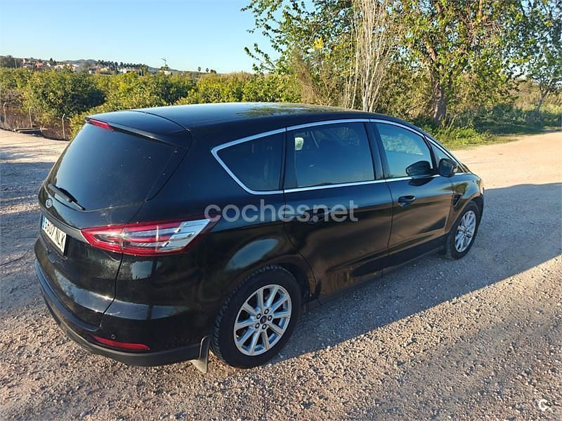 Usado Ford S-MAX Titanium 150 CV (110 kW) 2017 Negro Monovolumen