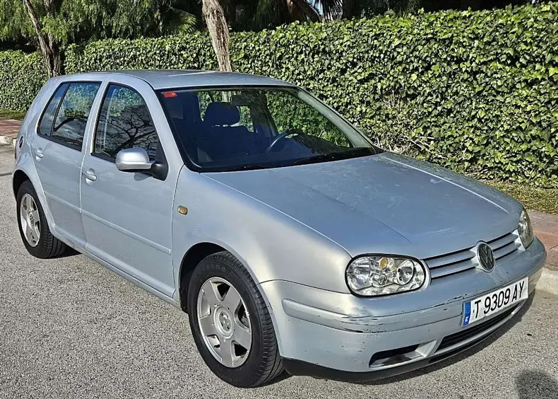 Usado VW Golf III Conceptline 101 CV (74 kW) 1999 Plateado Utilitario