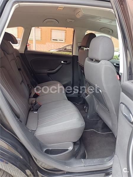 Usado Seat Altea XL Reference 105 CV (77 kW) 2013 Negro Monovolumen
