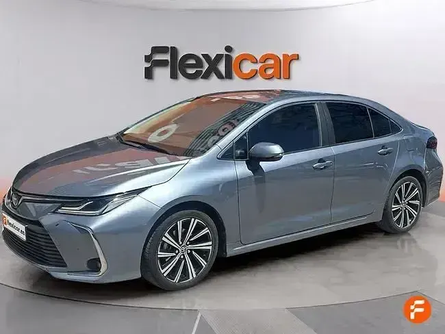 Usado Toyota Corolla Active 122 CV (89 kW) 2022 Gris Berlina