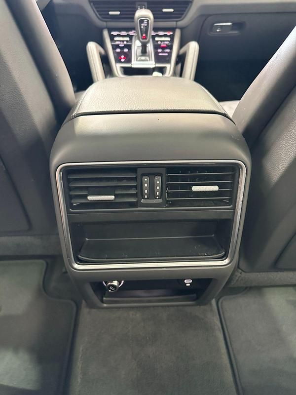Gris Usado 2020 Porsche Cayenne SUV | 71.900 € (Super precio) - Imagen 1/4