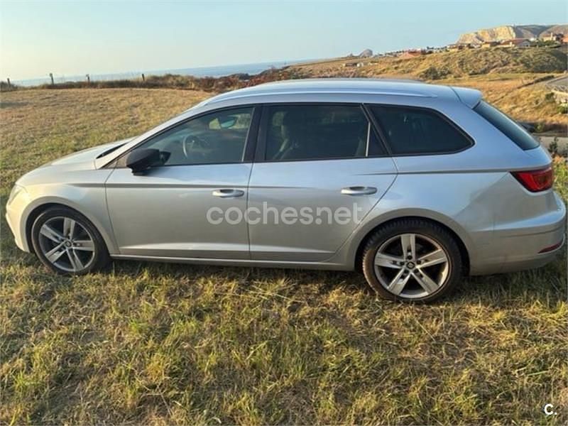 Usado Seat Leon ST FR 150 CV (110 kW) 2020 Gris / plata Familiar