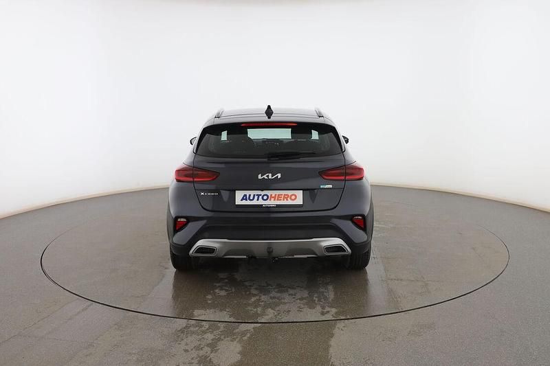 Usado Kia XCeed Active 141 HP (103 kW) 2022 Cinzento SUV