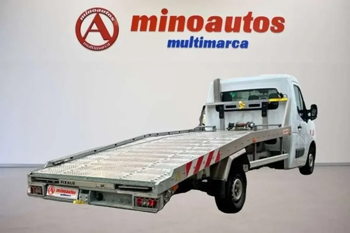 Usado Renault Master 131 CV (96 kW) 2023 Blanco Monovolumen