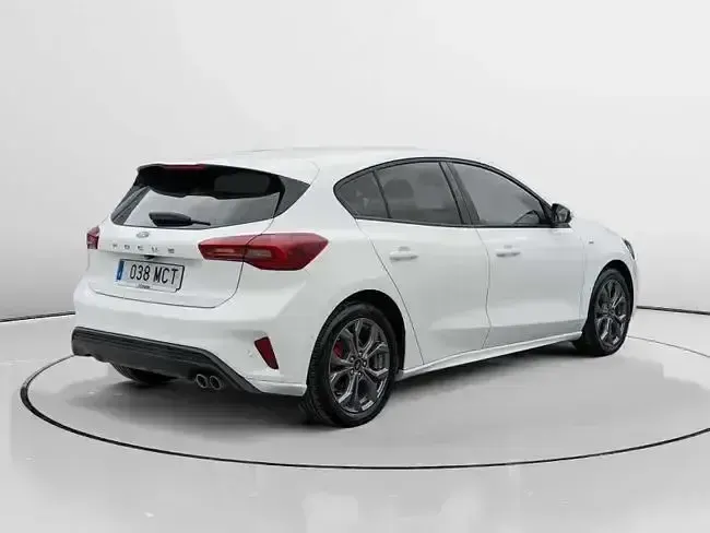 Begagnad Ford Focus ST-Line 125 HK (91 kW) 2022 Vit Sedan