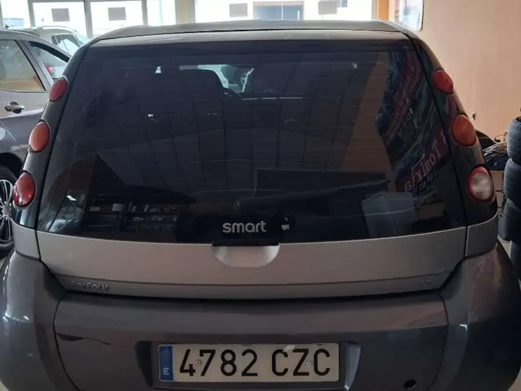 Usado Smart ForFour Pulse 95 CV (69 kW) 2004 Gris Utilitario