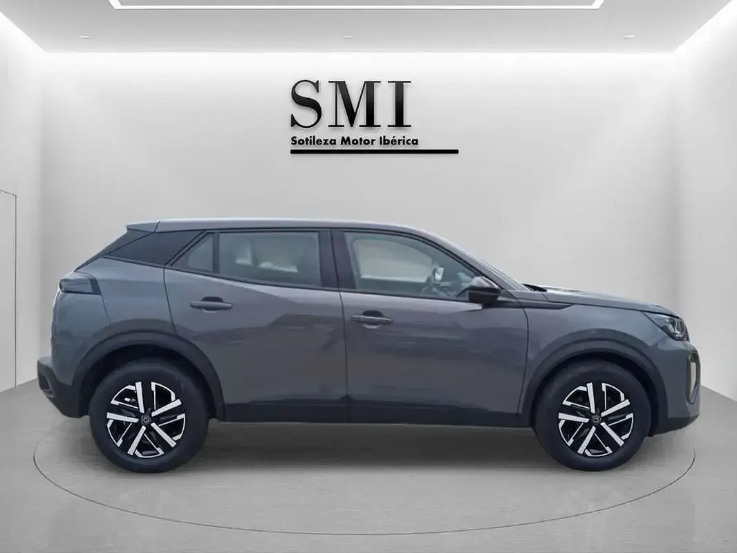 Usado Peugeot 2008 Active 102 CV (75 kW) 2023 Gris SUV