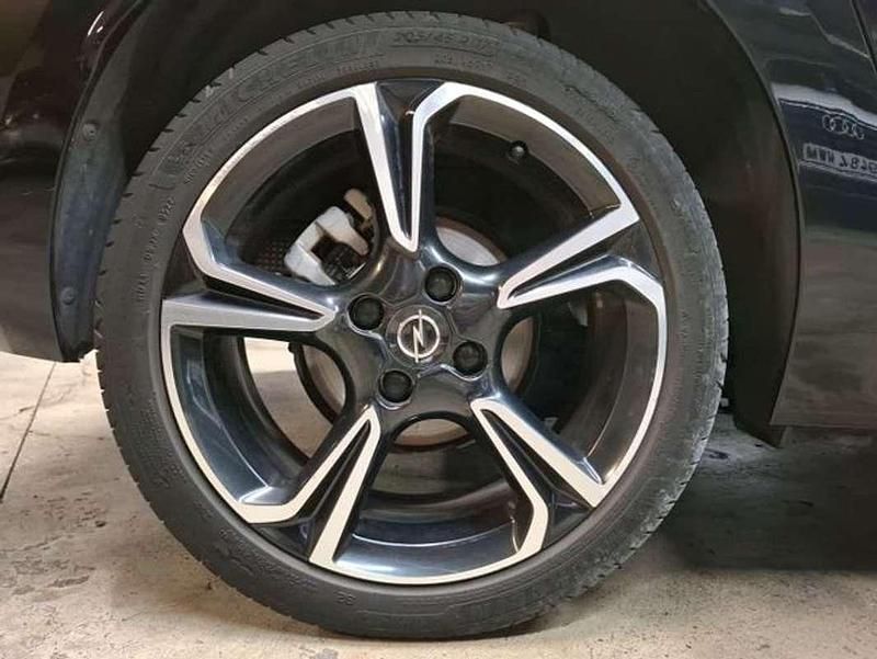 Usado Opel Corsa GS Line 97 CV (71 kW) 2022 Negro Utilitario