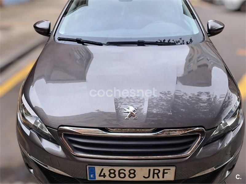 Usado Peugeot 308 Style 130 CV (95 kW) 2015 Gris / plata Berlina