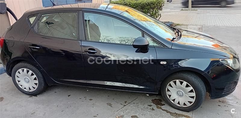 Usado Seat Ibiza Reference 70 CV (51 kW) 2010 Negro Berlina