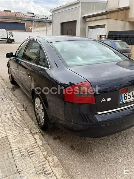 Usado Audi A6 165 CV (121 kW) 1998 Azul Familiar