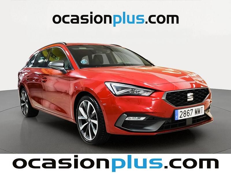 Usado Seat Leon FR 150 CV (110 kW) 2024 Rojo Monovolumen