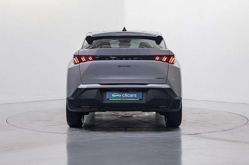 Usado Peugeot 3008 Allure 136 CV (100 kW) 2025 Plateado SUV