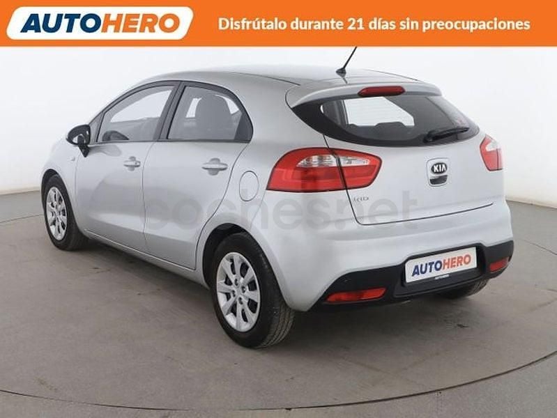 Usado Kia Rio 86 CV (63 kW) 2014 Gris Utilitario