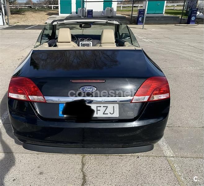 Usado Ford Focus Cabriolet Trend 136 CV (100 kW) 2008 Negro Descapotable