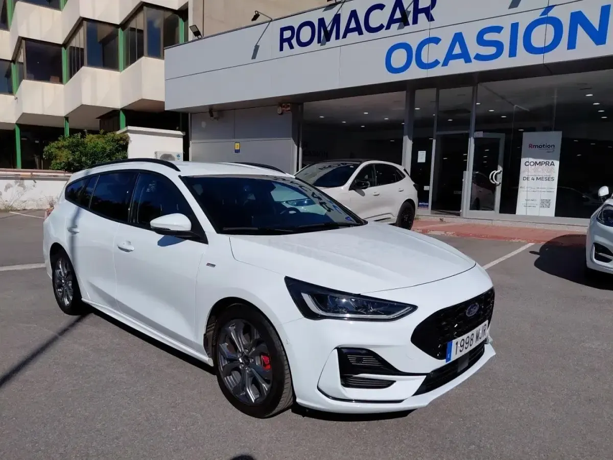 Usado Ford Focus ST-Line 125 CV (91 kW) 2023 Blanco Familiar