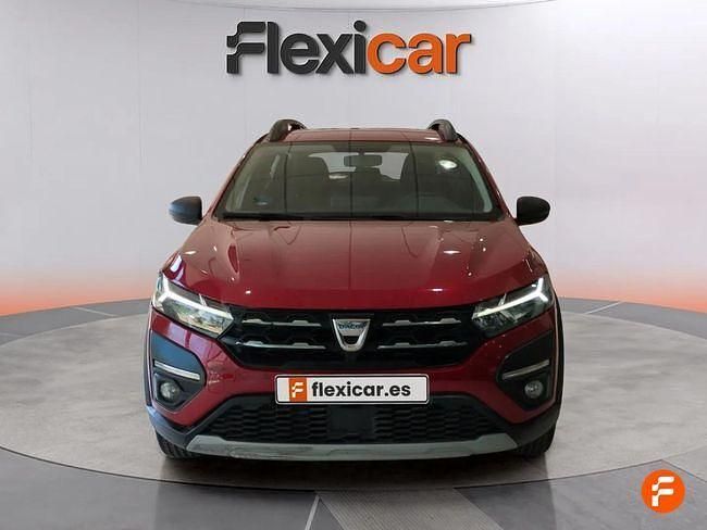 Usado Dacia Sandero Comfort 101 CV (74 kW) 2021 Rojo Utilitario