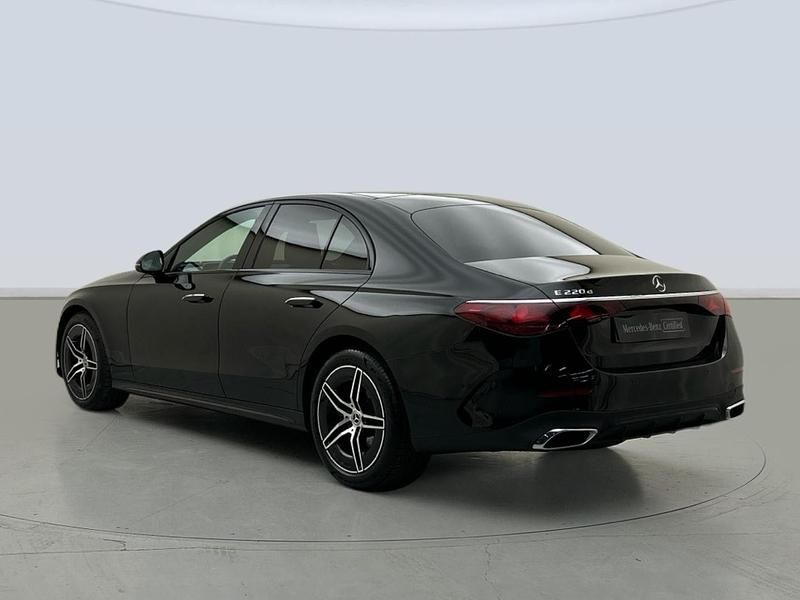 Usado Mercedes E220 197 CV (144 kW) 2025 Negro Berlina