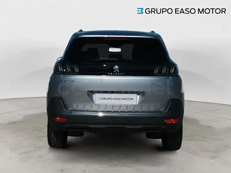 Usado Peugeot 5008 Allure 130 CV (95 kW) 2021 Gris / plata SUV