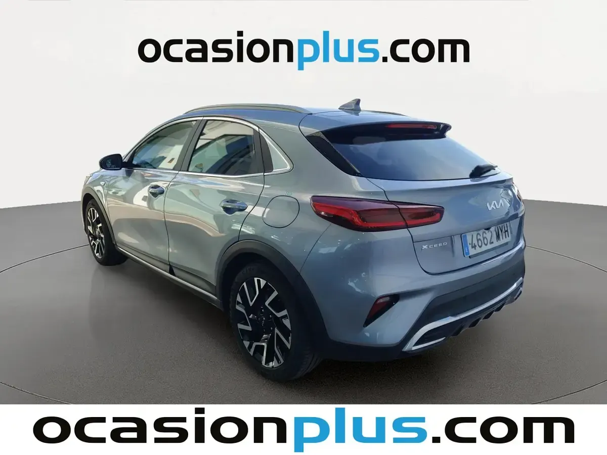 Usado Kia XCeed 101 CV (74 kW) 2025 Gris plata SUV