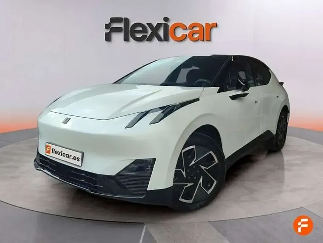 Usado Lynk & Co 02 200 kW (272 CV) 2025 Blanco SUV