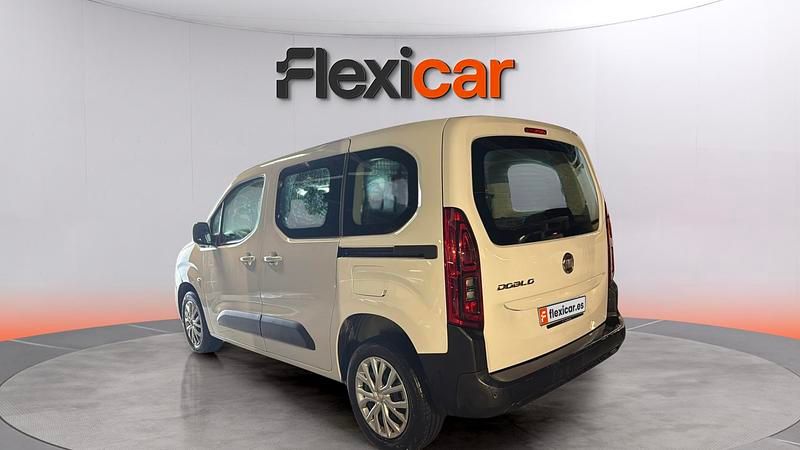 Usado Fiat Doblò 101 CV (74 kW) 2023 Blanco Monovolumen