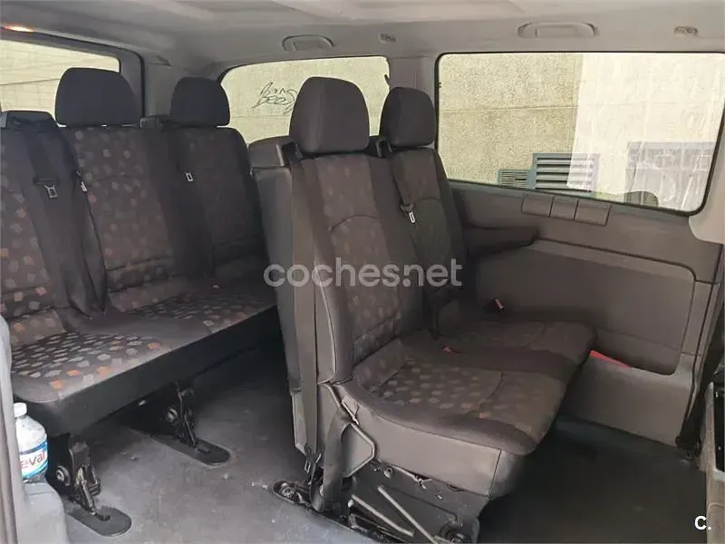Usado Mercedes Viano 109 CV (80 kW) 2010 Rojo Monovolumen