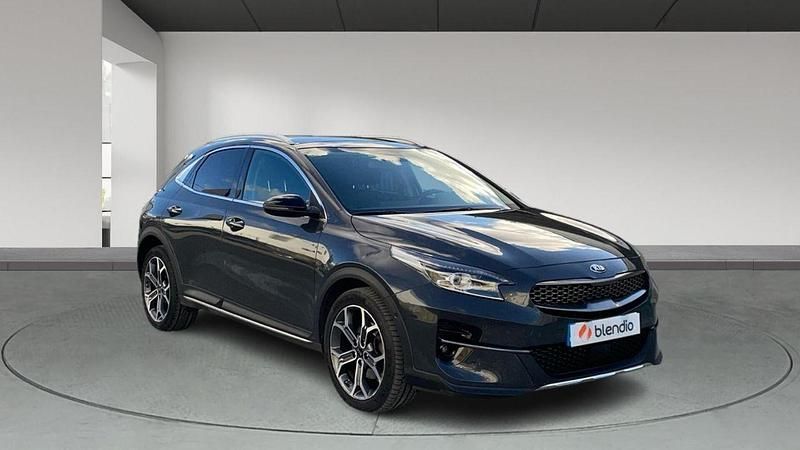 Usado Kia XCeed 136 CV (100 kW) 2020 Gris SUV