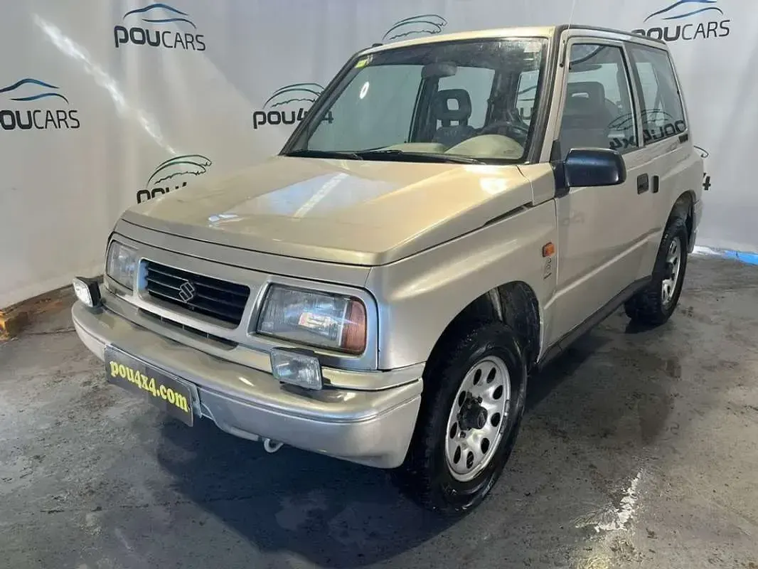 Usado Suzuki Vitara 90 CV (66 kW) 2003 Plateado SUV