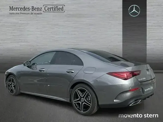 Usado Mercedes CLA200 163 CV (119 kW) 2025 Gris Berlina