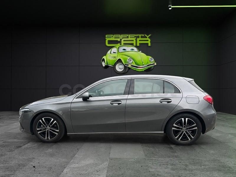 Usado Mercedes A200 163 CV (119 kW) 2023 Gris / plata Berlina