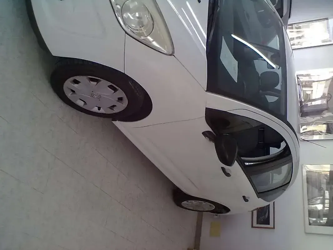 Usado Citroën C3 Attraction 68 CV (50 kW) 2011 Blanco Utilitario