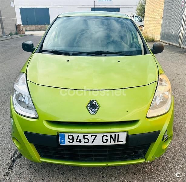 Verde Usado 2009 Renault Clio II Expression Berlina | 2400 € (Precio justo) - Imagen 1/4