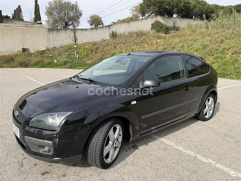 Usado Ford Focus 115 CV (84 kW) 2006 Negro Berlina