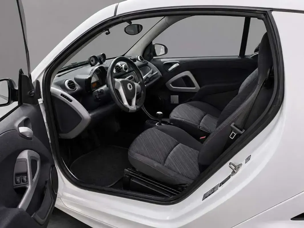 Usado Smart ForTwo Cabrio Passion 71 CV (52 kW) 2014 Blanco Descapotable