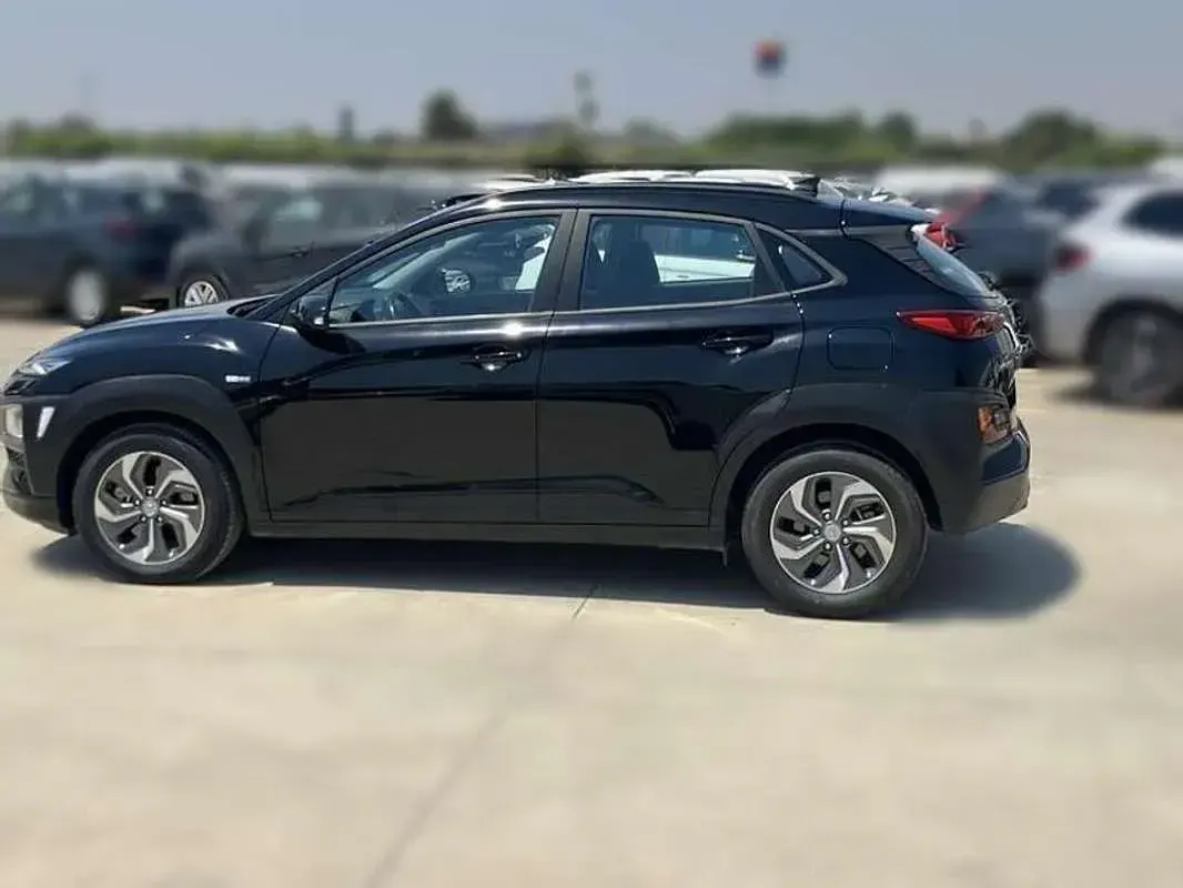 Usado Hyundai Kona 105 CV (77 kW) 2021 Negro SUV