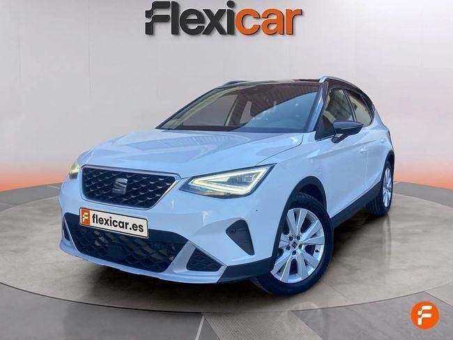 Usado Seat Arona Xperience 110 CV (80 kW) 2022 Blanco SUV