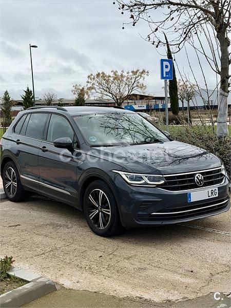 Usado VW Tiguan Sportline 150 CV (110 kW) 2021 Gris / plata SUV